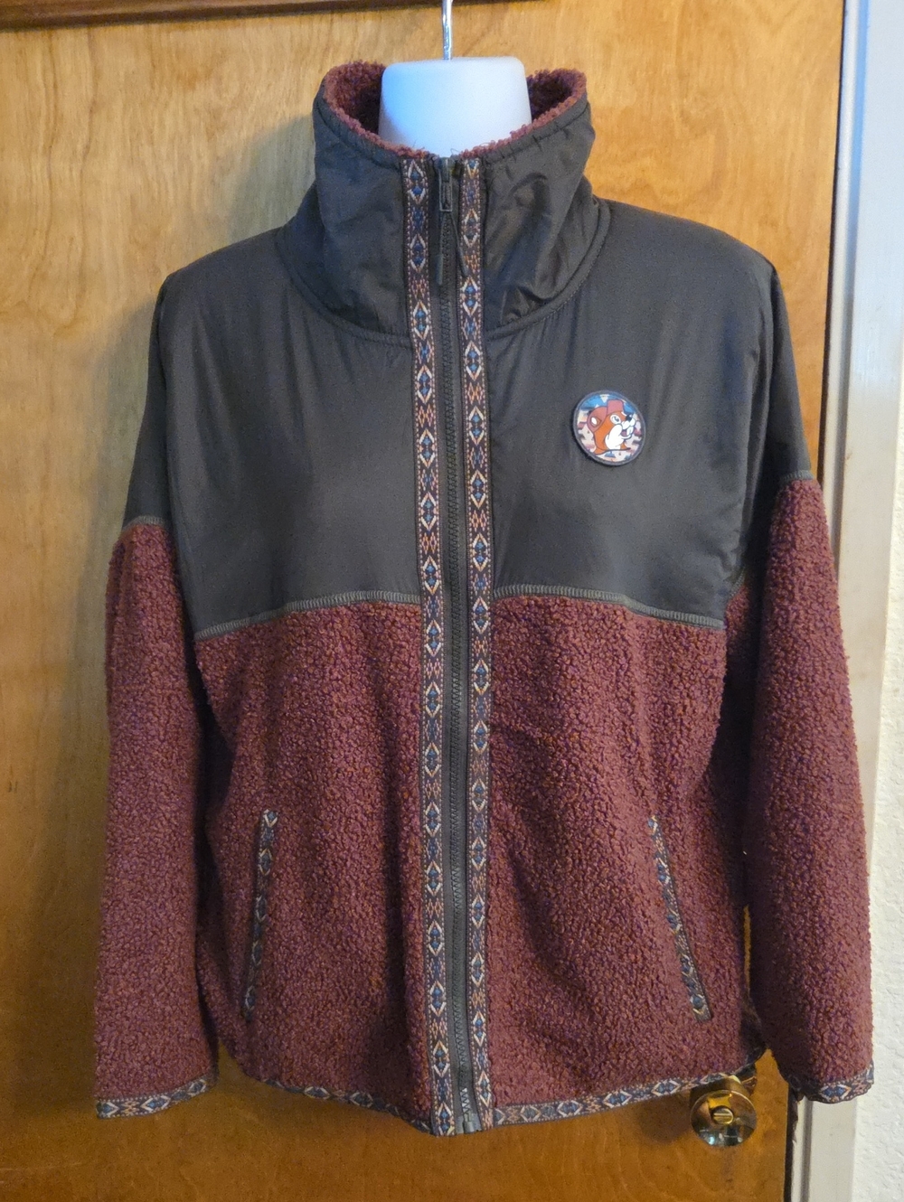 Buc-ee's Fall 2023 Ladies Berber Red/Gray Colorblocked Jacket Size Small